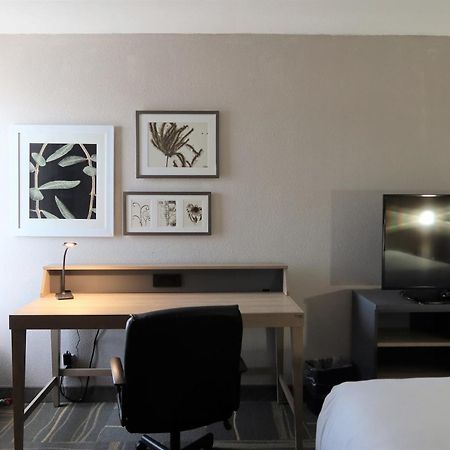 Greentree Inn & Suites Phoenix Sky Harbor Екстериор снимка