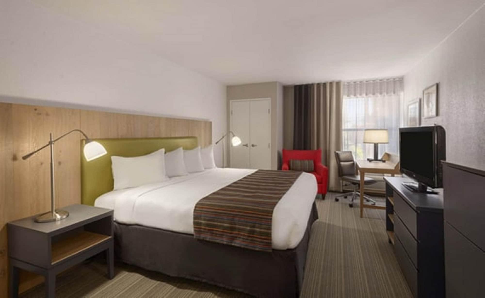 Greentree Inn & Suites Phoenix Sky Harbor Екстериор снимка