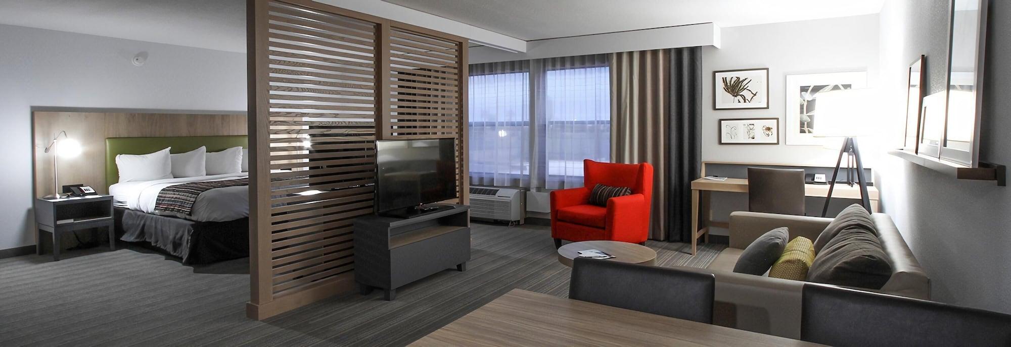 Greentree Inn & Suites Phoenix Sky Harbor Екстериор снимка