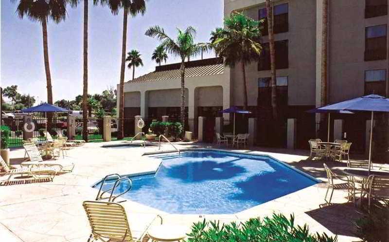 Greentree Inn & Suites Phoenix Sky Harbor Екстериор снимка
