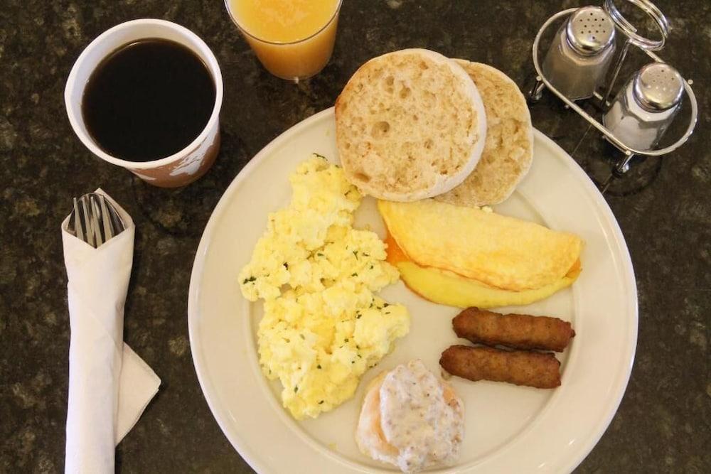 Greentree Inn & Suites Phoenix Sky Harbor Екстериор снимка