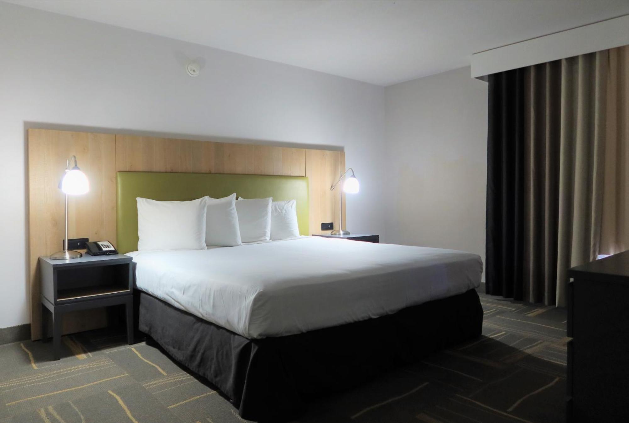 Greentree Inn & Suites Phoenix Sky Harbor Екстериор снимка