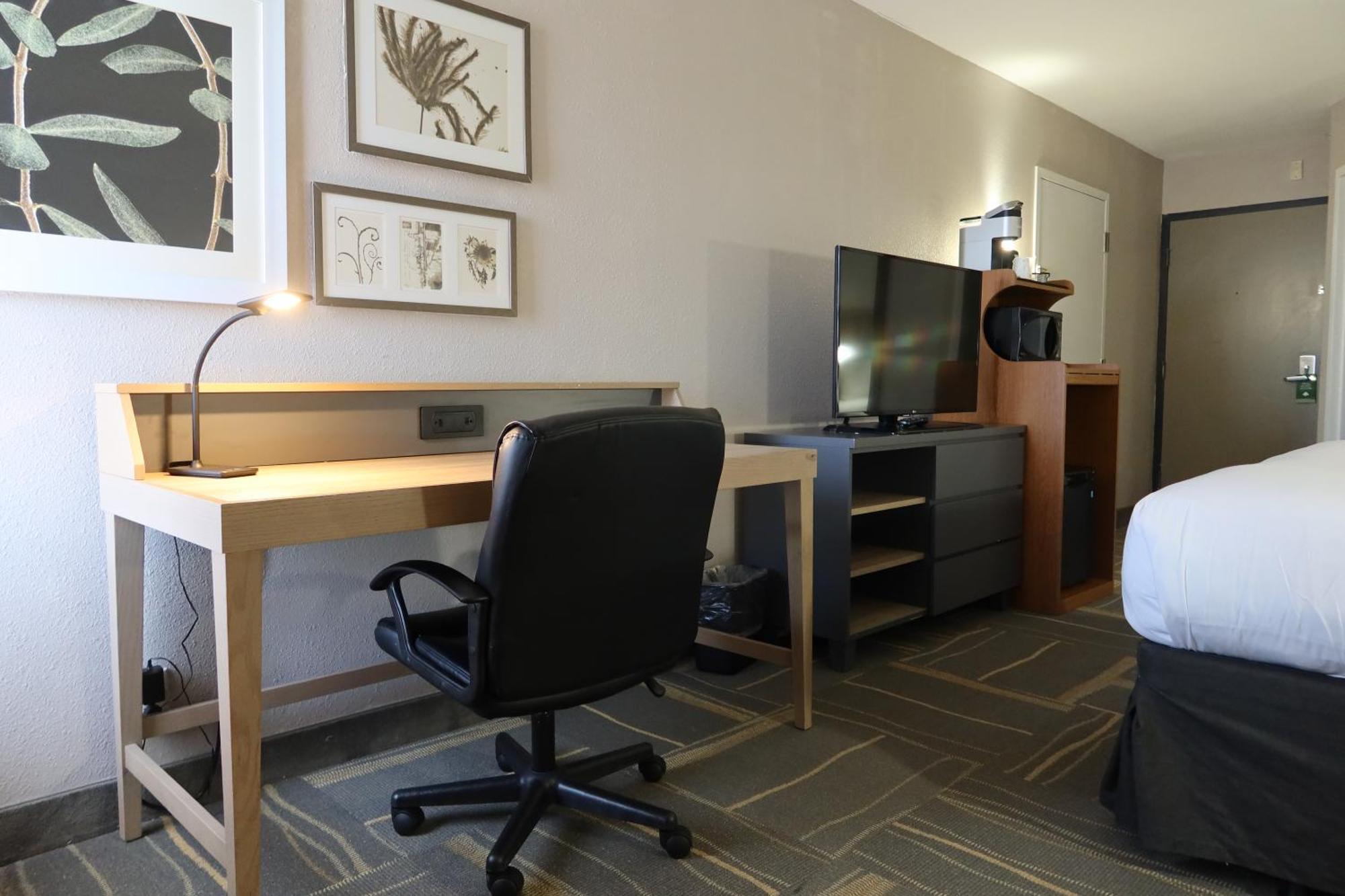 Greentree Inn & Suites Phoenix Sky Harbor Екстериор снимка