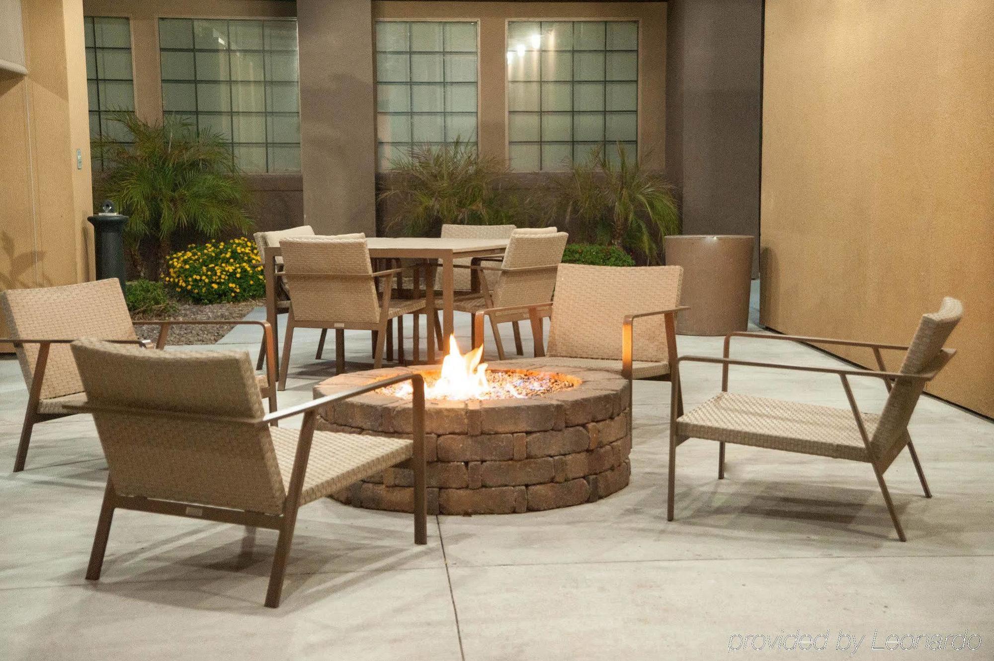 Greentree Inn & Suites Phoenix Sky Harbor Екстериор снимка