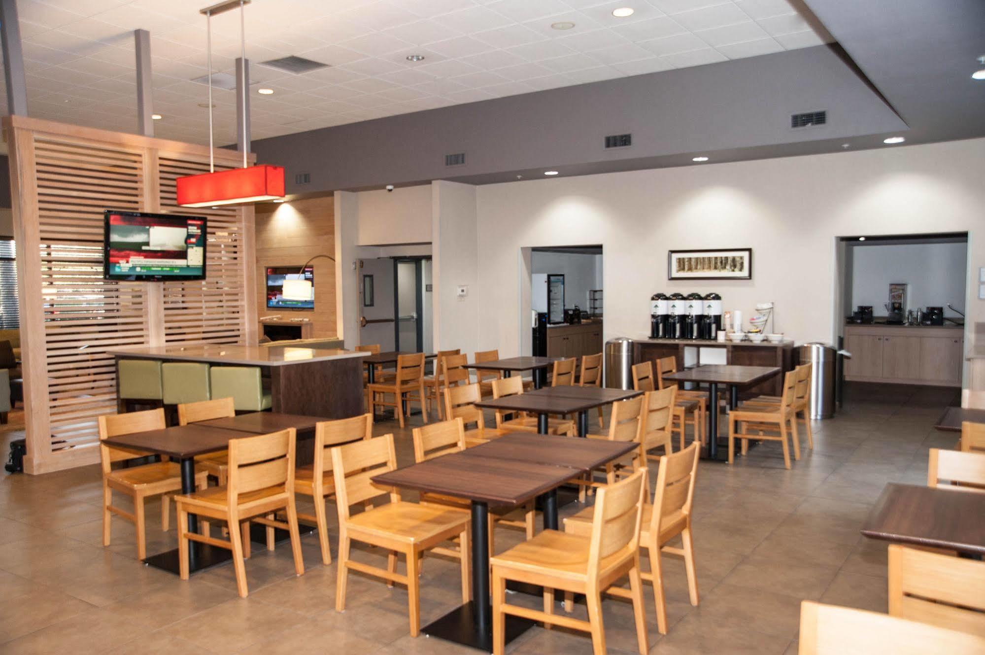 Greentree Inn & Suites Phoenix Sky Harbor Екстериор снимка