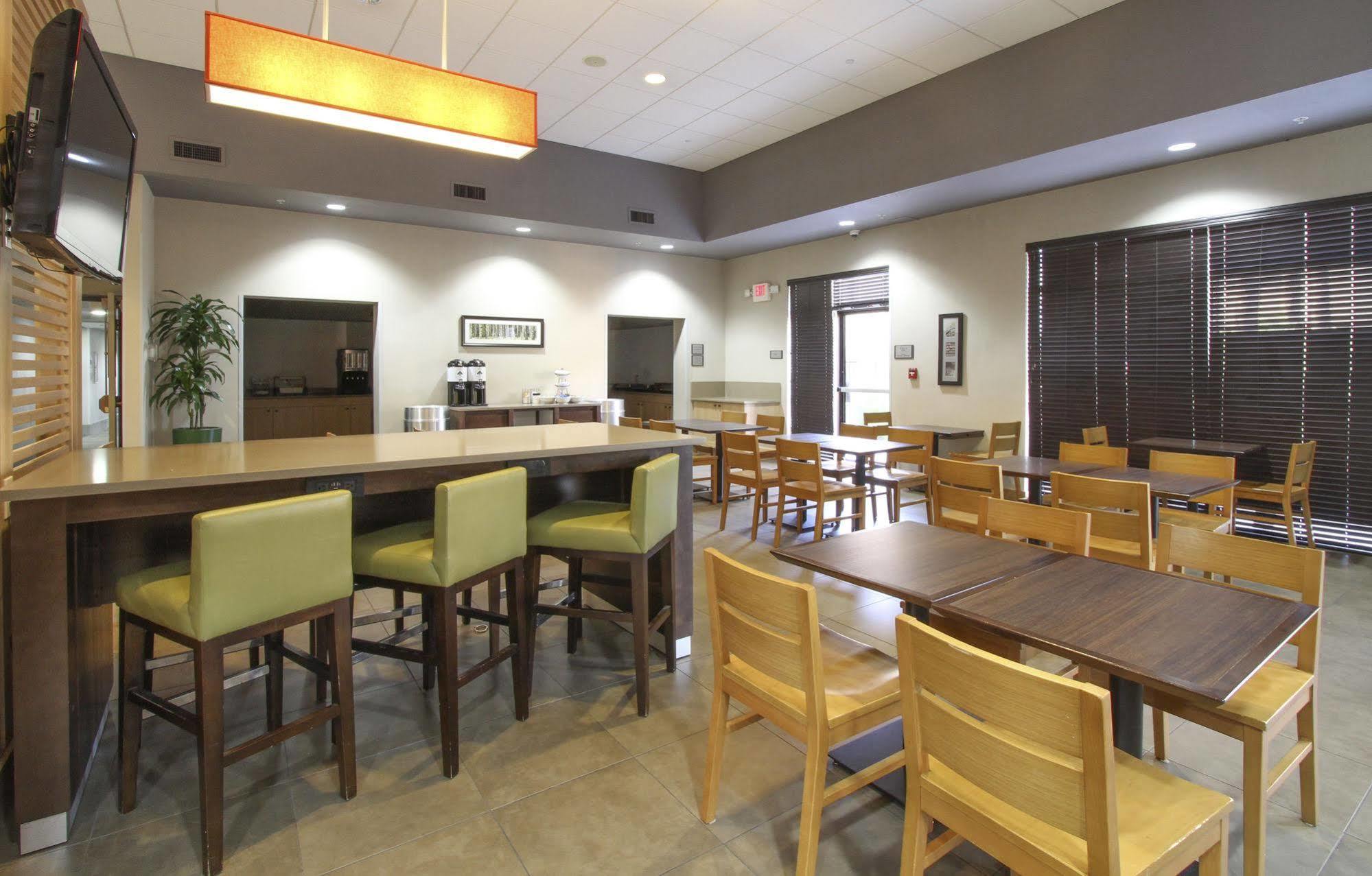 Greentree Inn & Suites Phoenix Sky Harbor Екстериор снимка